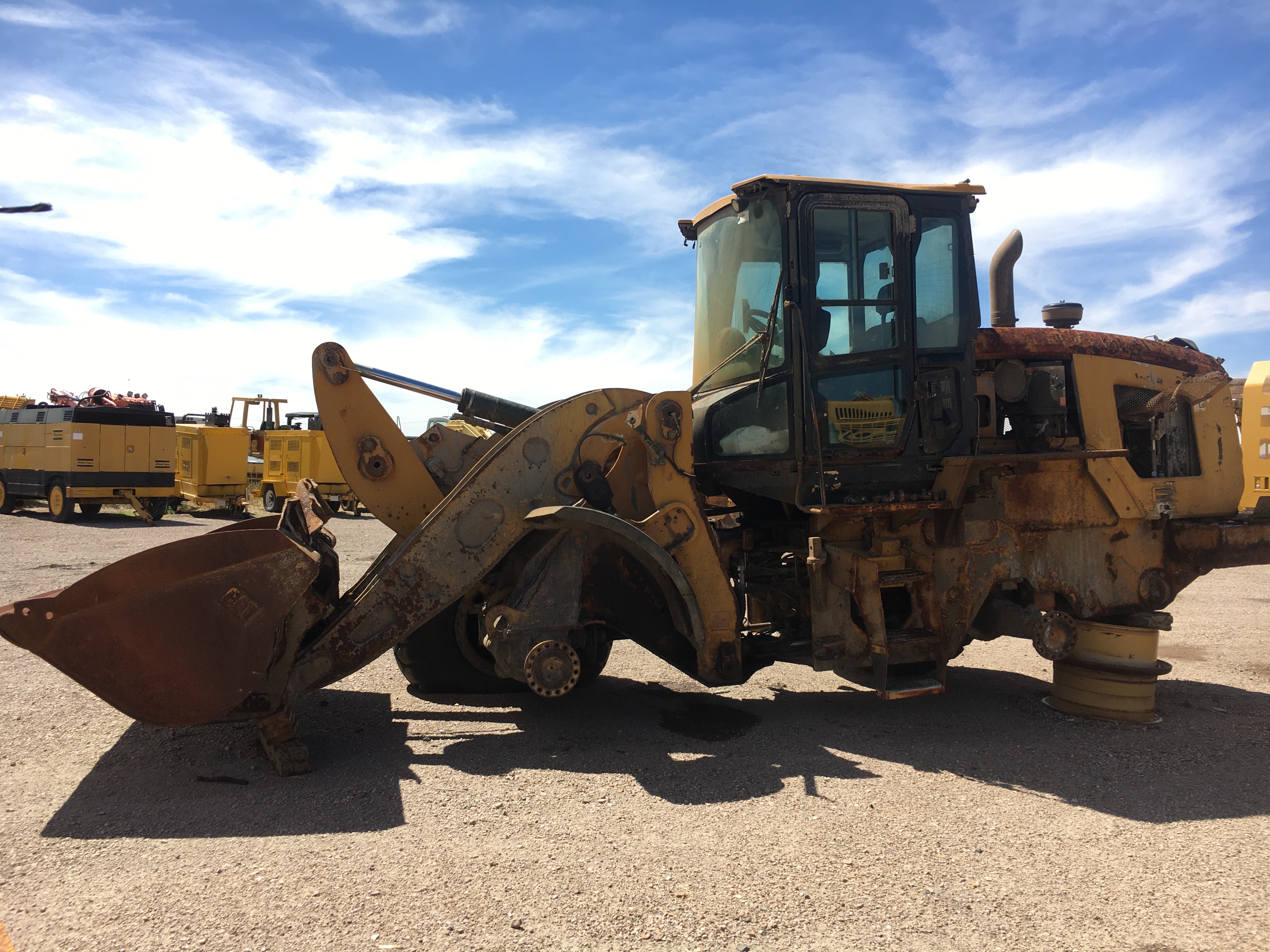 ./imagenes/INVOICE/2019/16445/CARGADOR FRONTAL CAT 924K (15).JPG